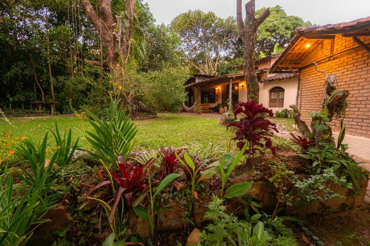 Quarto privativo sem suíte com cama de casal no Dormitório Caminho da Angélica Vale do Capão Extérieur photo